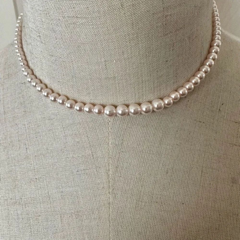 Faux  pink pearl beaded necklace